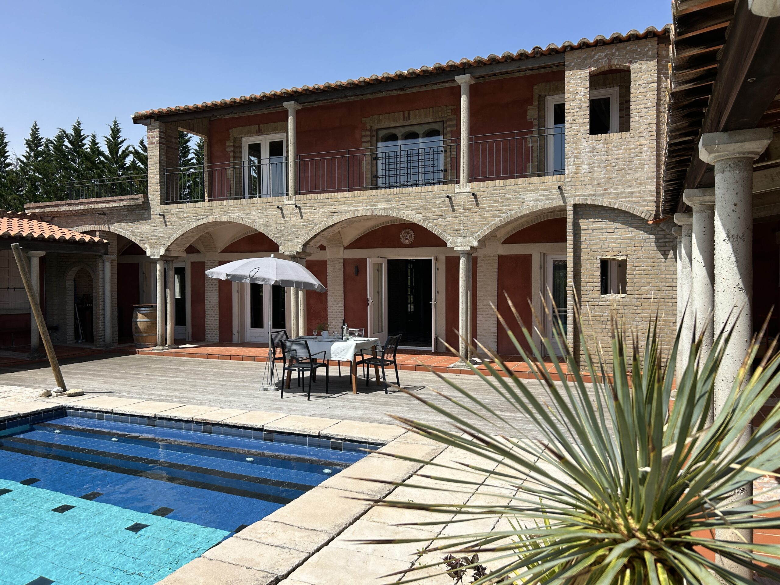 villa-lucia-romeins-geinspireerde-villa-zuid-frankrijk-14 foto 1